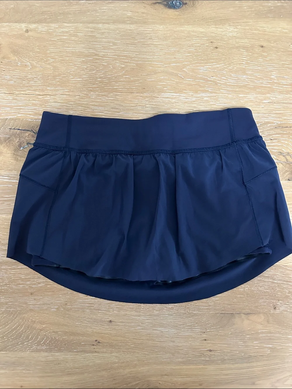 Lululemon navy skirt. Size 6